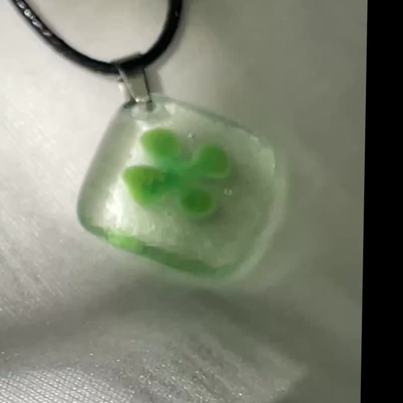 琉驻幸运-透明系幸运草琉璃项链・手作疗愈饰品-窑烧琉璃 - 项链 - 玻璃 