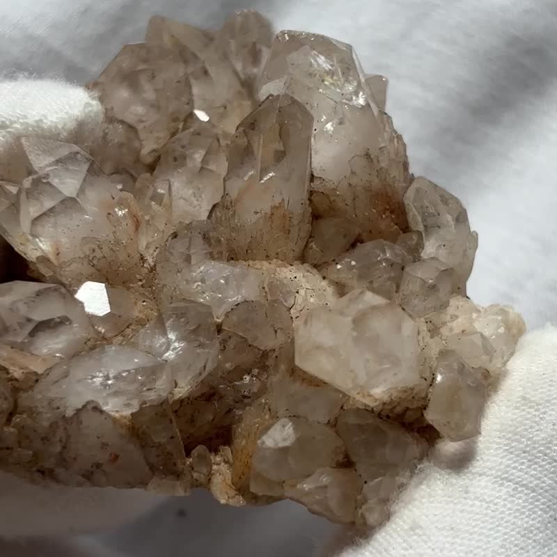 闪亮 白菠萝水晶 银山 侧芽水晶 水晶簇 白水晶 矿标 教堂水晶 - 摆饰 - 水晶 透明