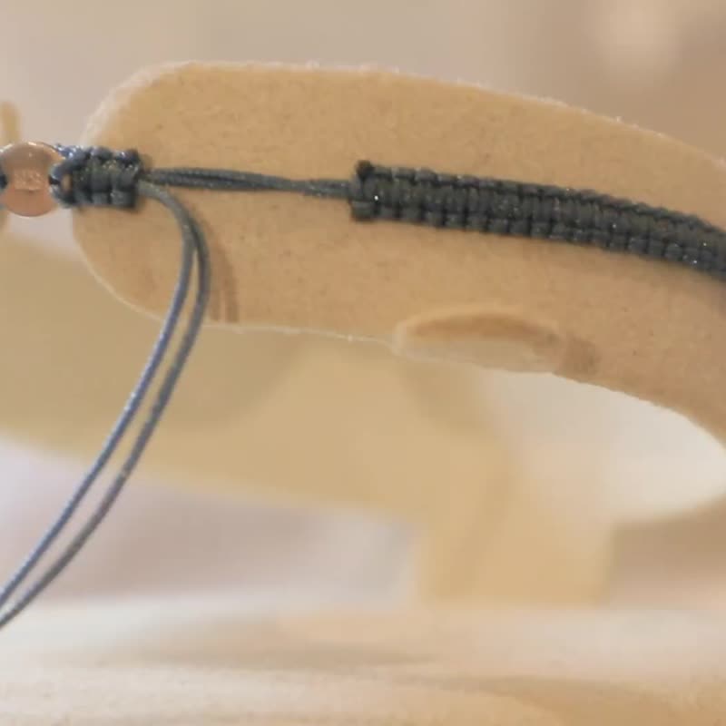 925纯银BFF Infinity -全手工编织幸运手绳。灰蓝色。可自由调节 - 手链/手环 - 纯银 蓝色