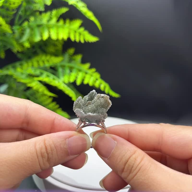 绿色水晶 活口戒指 随形原石标本 星光闪片晶簇手工指环 S925银 - 戒指 - 水晶 绿色