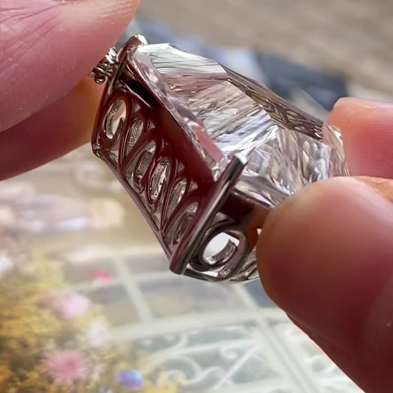 天然全净体白水晶扇形切割吊坠 - 项链 - 水晶 透明