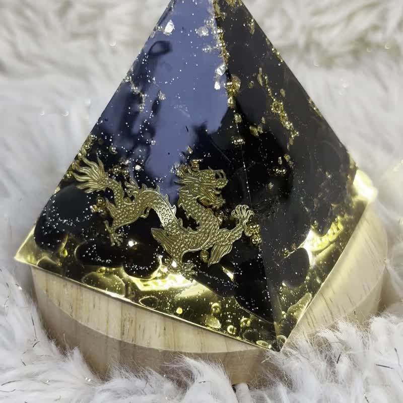 (桌边守护款) 限量黑曜金龙-黑曜石奥刚能量金字塔 - 摆饰 - 水晶 黑色