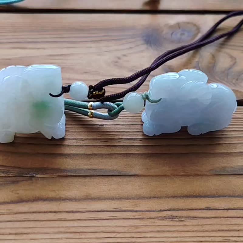 亲翠 天然翡翠 冰蓝冰绿飘花精工羊羊调整式绳链 生肖 - 项链 - 玉石 多色