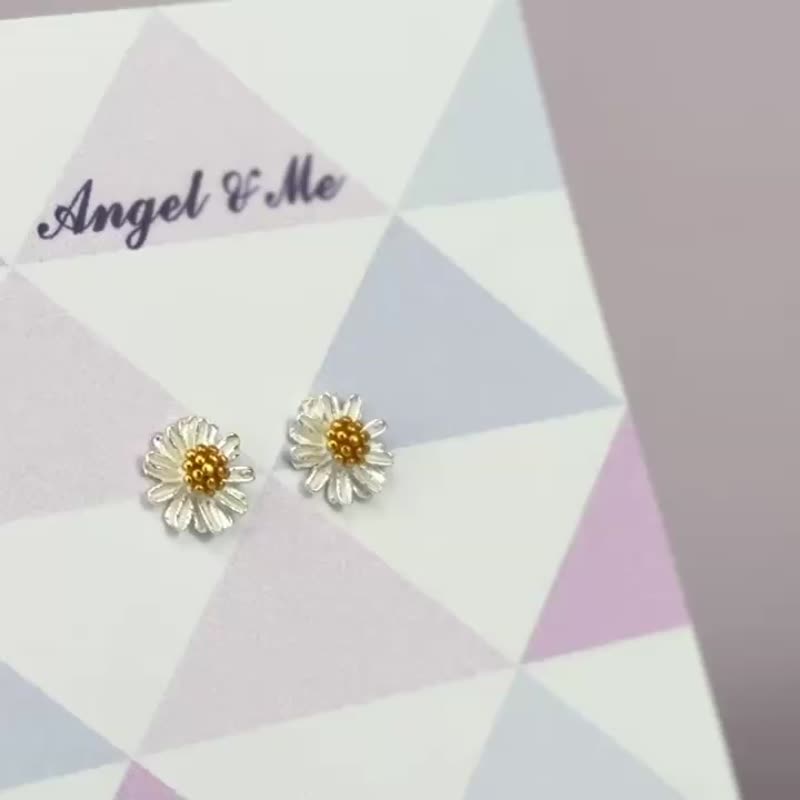 【Angel & Me】雏菊 小花 s925纯银耳环 耳夹 生日礼物 情人节礼 - 耳环/耳夹 - 纯银 银色