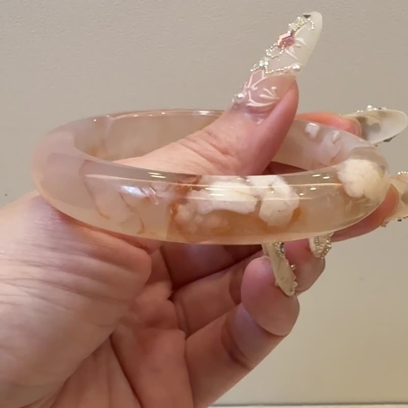 樱花玛瑙手镯 玛瑙手镯冰透底水中花飘红红勾边正圈圈口54/55 - 手链/手环 - 玉石 