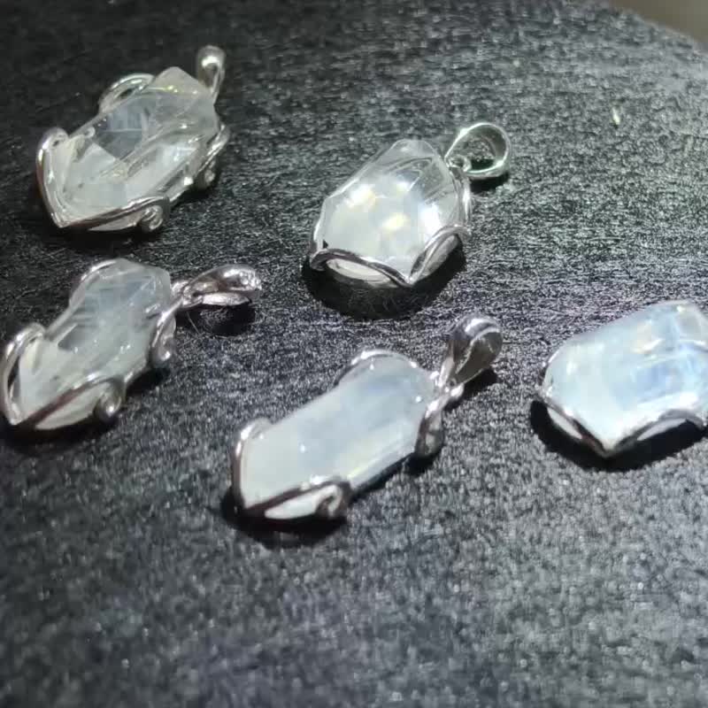 【Dream Crystal Art】天使之羽 - 蓝针水晶纯银手工吊坠 (附银链) - 项链 - 半宝石 透明