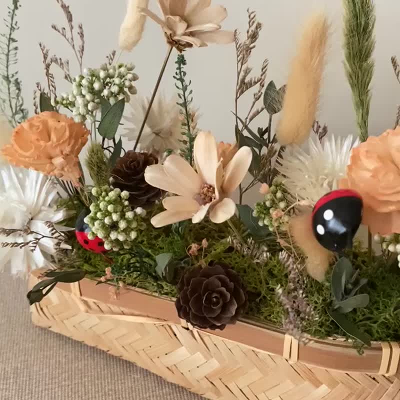 可爱花礼.居家摆设.盆花.横行盆花.竹篮盆花.索拉花.永生花 - 干燥花/捧花 - 植物．花 橘色