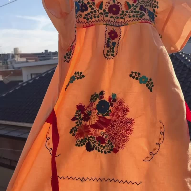 Baby Kalocsai hímzés (hand made) - 女装上衣 - 棉．麻 多色