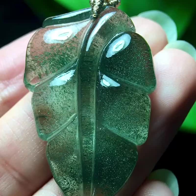 天然巴西星光绿幽灵树叶吊坠  金枝玉叶  雕工精美  造型饱满  无 - 吊饰 - 水晶 