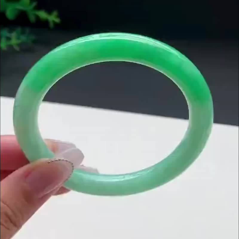 冰种翡翠天然翡翠玉镯 A玉手镯玉鈪 • 糯冰种阳绿翡翠圆镯 - 手链/手环 - 玉石 绿色