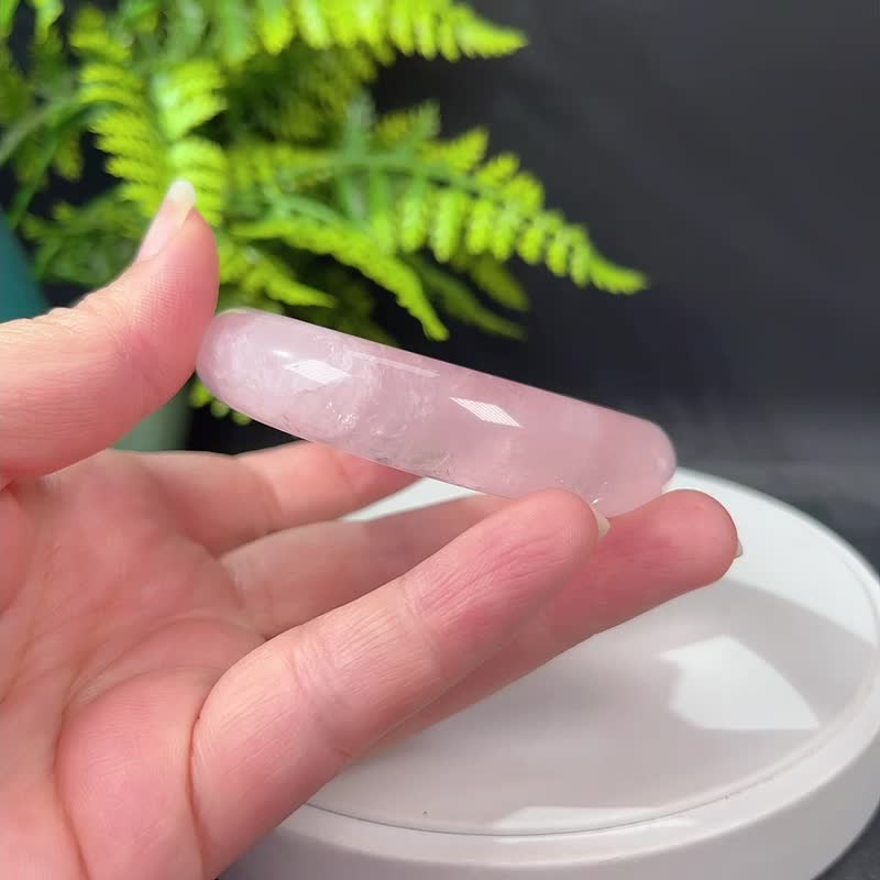粉晶手镯57MM 玫瑰芙蓉冰飘星光闪片粉水晶手环 感情心轮 异性缘 - 手链/手环 - 水晶 粉红色