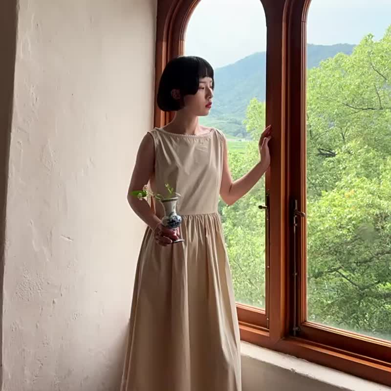 卡其色 復古一字領法式無袖洋裝 兩側有系帶 背心式連身裙 - 洋装/连衣裙 - 棉．麻 卡其色