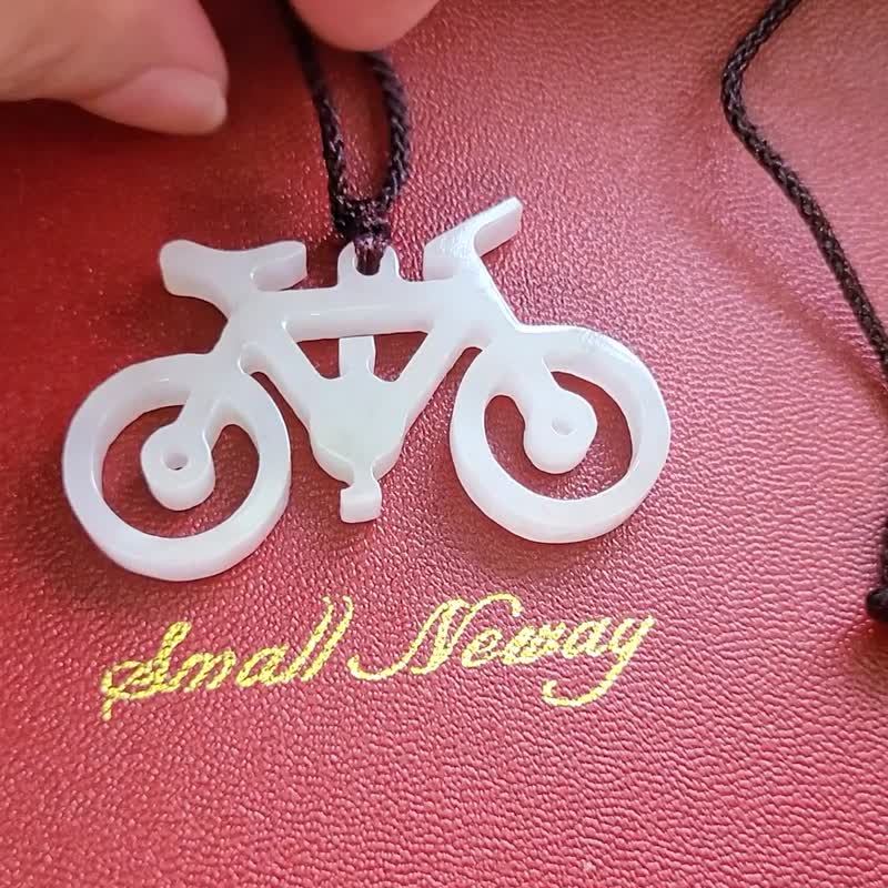 【亲翠】天然翡翠 白冰润厚实脚踏车调整式绳链 特殊题材 - 项链 - 玉石 白色