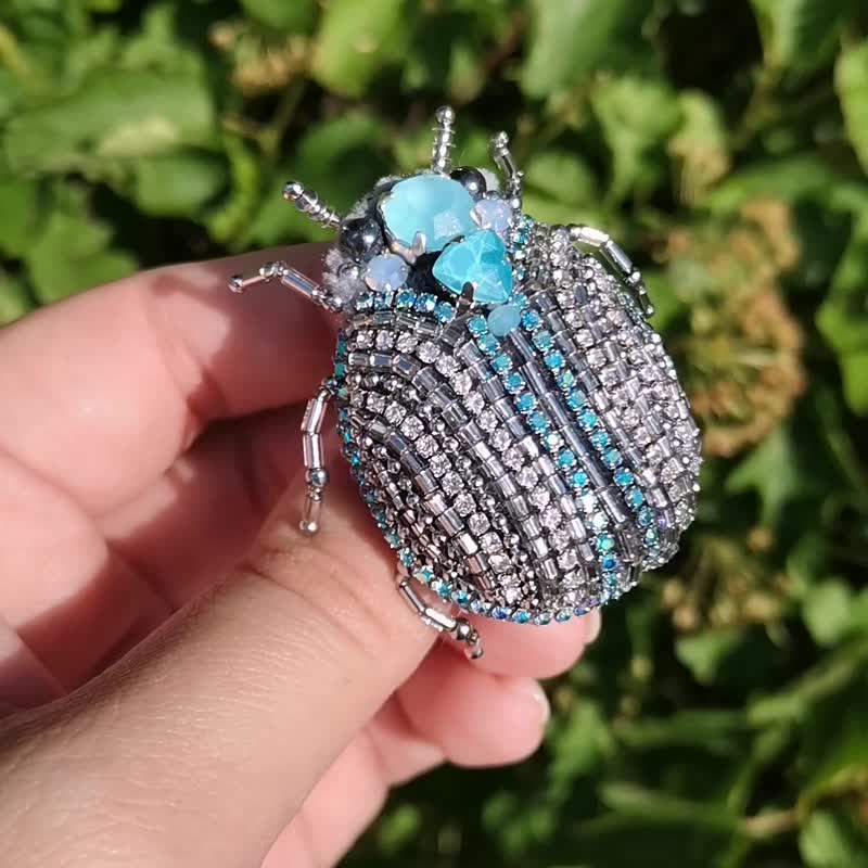 Insect jewelry brooch, beetle pin, bug brooch - 胸针 - 玻璃 银色