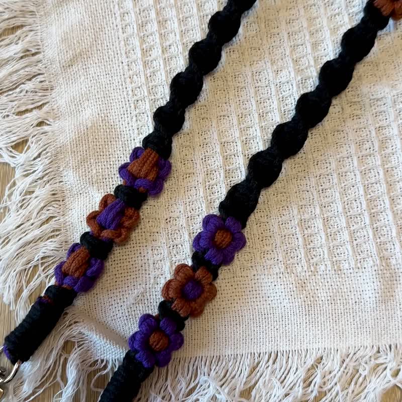 【定制化】双色花 菱形 六瓣花花手机挂绳 电话绳 Macrame - 挂绳/吊绳 - 棉．麻 