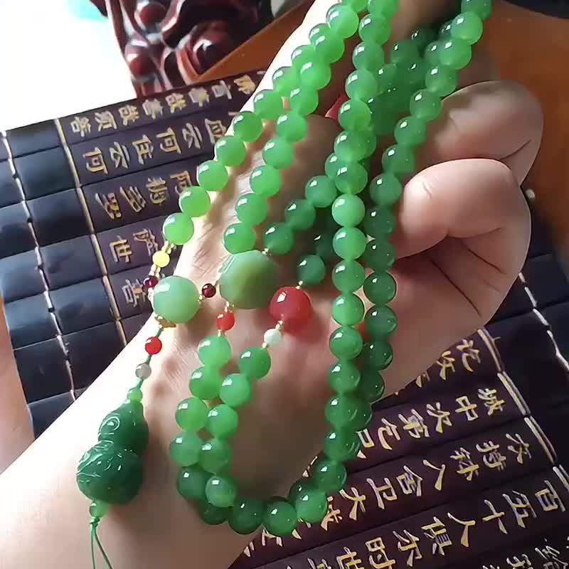 和田碧玉果绿色 8毫米 108颗佛珠 朝珠 项链 搭配天然碧玉葫芦 - 手链/手环 - 水晶 