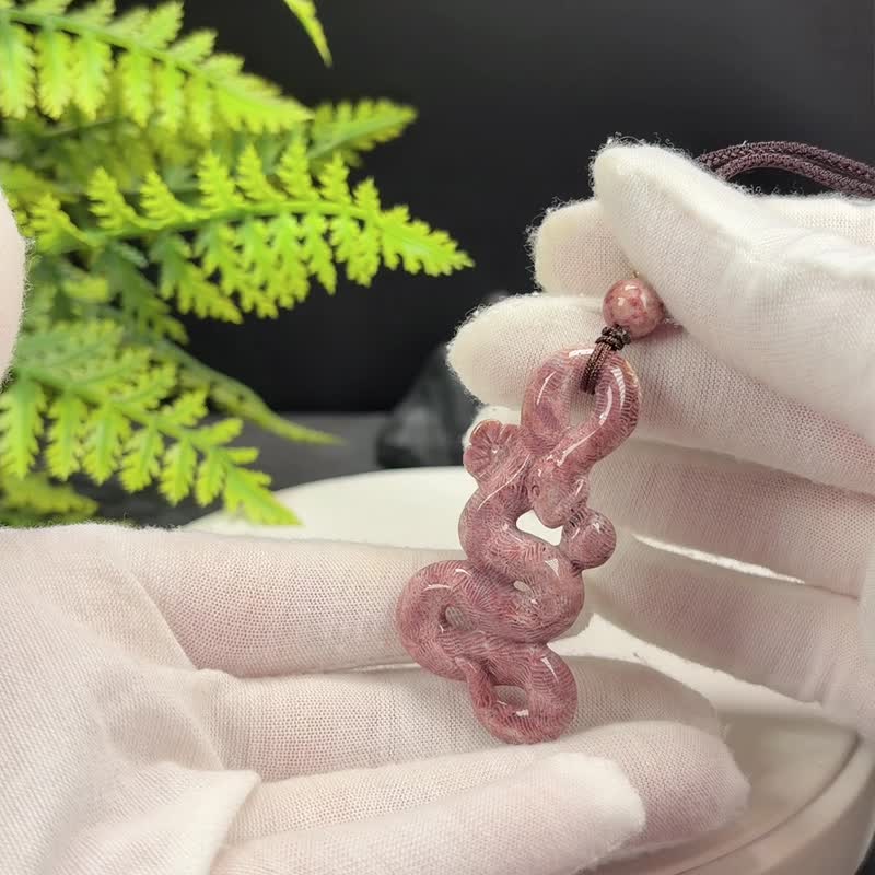 粉紫色 珊瑚玉吊坠项錬 高瓷玉化凤尾纹 手雕生肖蛇 神秘灵性蜕变 - 项链 - 玉石 