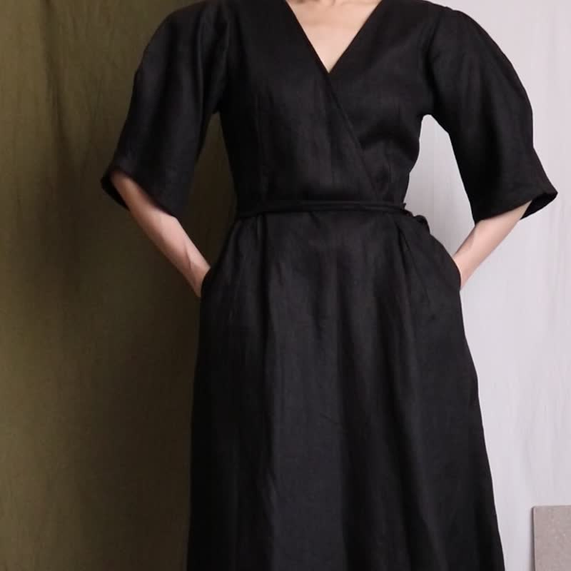 优雅法国亚麻黑色裹式一片式洋装礼服 异想弧线 补布中 - 洋装/连衣裙 - 棉 黑色