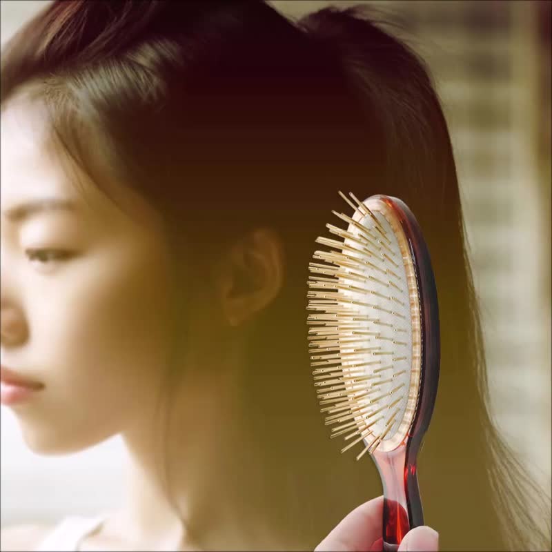 定制化礼物 便携版极厚镀24K金按摩发梳-头皮养护黄金梳 男用女用 - 其他 - 橡胶 金色