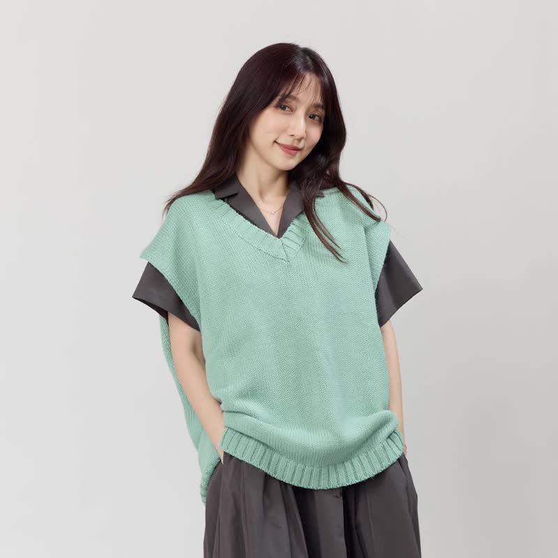 Denise V領小岔寬版背心/湖水綠 - 女装针织衫/毛衣 - 其他人造纤维 绿色
