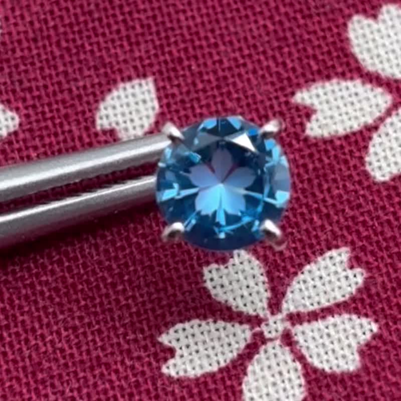 樱花宝石蓝色拓帕石耳环 铂金 日本制造 - 耳环/耳夹 - 贵金属 银色
