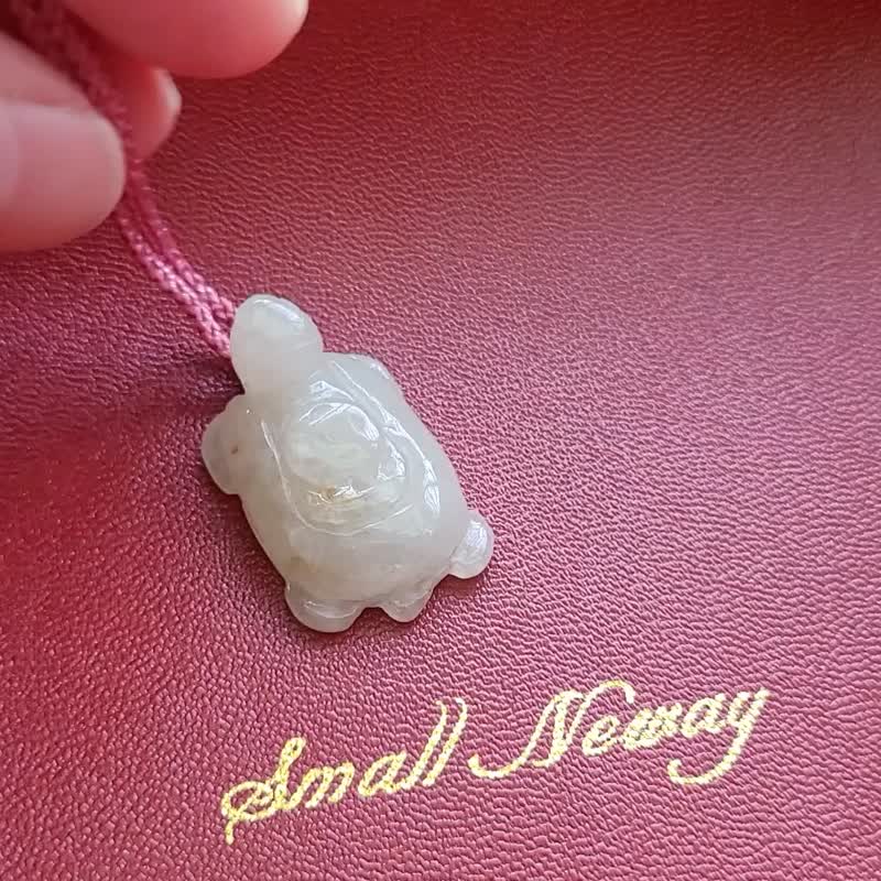亲翠 天然翡翠 冰桂花糕漂亮金钱龟调整式绳链 - 项链 - 玉石 多色