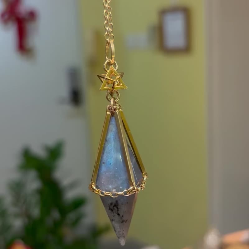 拉长石灵摆项链 能量水晶颈链 黄铜项链 中性 男项链 - 项链 - 其他金属 灰色