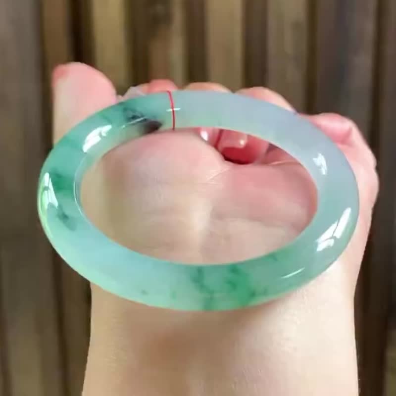 冰种翡翠天然翡翠玉镯 A玉手镯玉鈪 • 冰种飘花翡翠圆镯 - 手链/手环 - 玉石 绿色