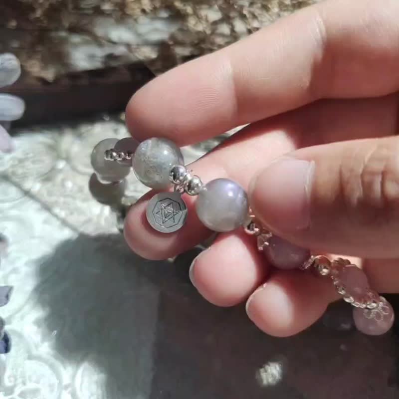 旖旎 925银紫光彩光拉长石紫锂辉石手串手环 独家能量圆牌 - 手链/手环 - 水晶 紫色