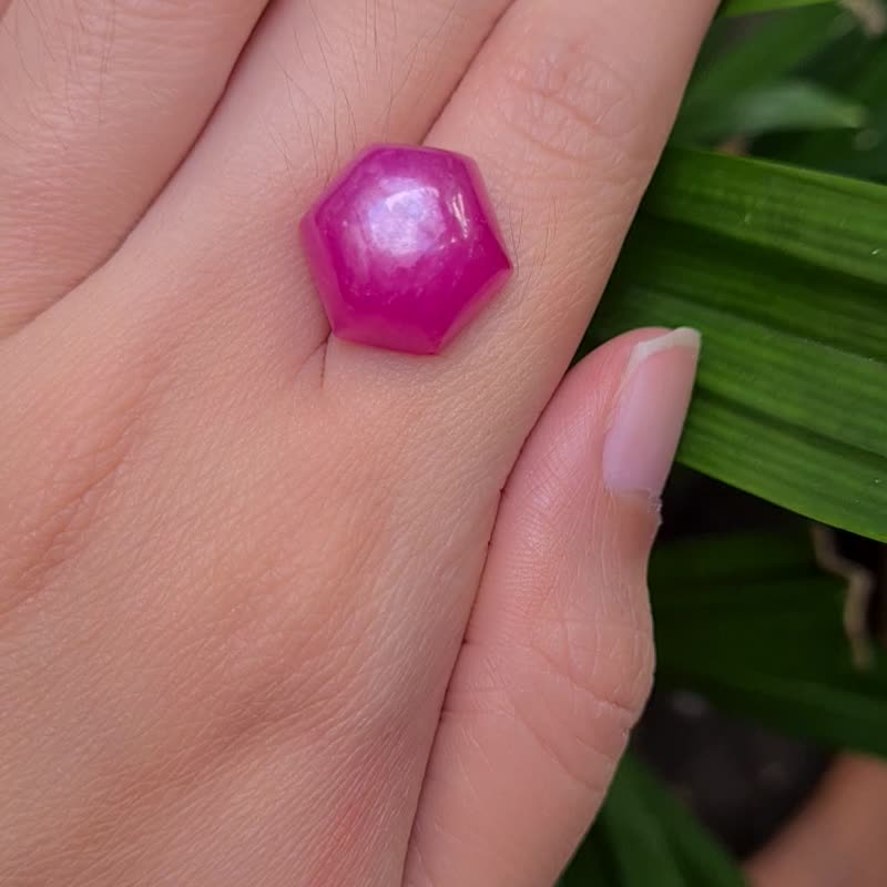 天然六角形红宝石重量 22.30 克拉 - 金工/饰品 - 宝石 粉红色