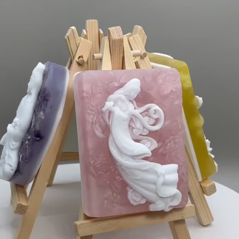 佛艺5行水晶摆饰 佛像摆饰(十八) 水晶扩香摆饰 开运水晶 附木架 - 摆饰 - 树脂 多色