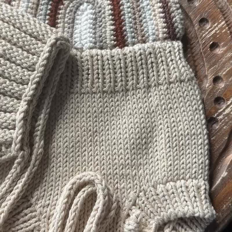 新生儿米色连身衣带帽子：小新生儿的完美服装 - 婴儿饰品 - 其他金属 卡其色