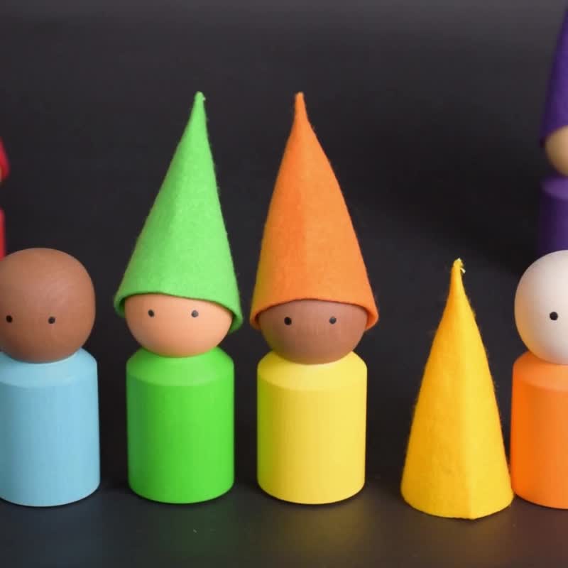 Multicultural Wood Peg Dolls Family - 玩具/玩偶 - 木头 多色