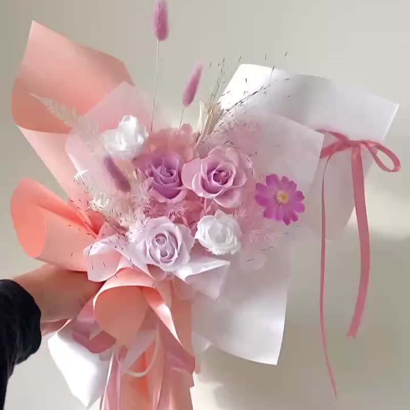 粉色韩系飘逸感永生玫瑰花束。流量爆款花束。情人节生日告白 - 干燥花/捧花 - 植物．花 粉红色