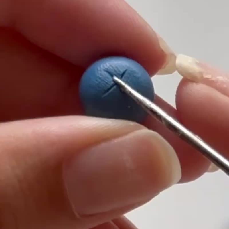 蓝莓派 手作软陶耳环  14k包金耳针 改夹请备注 - 耳环/耳夹 - 陶 