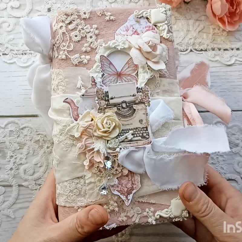 Shabby Chic 风格玫瑰拼贴手帐，手工制作，带有蕾丝与花朵装饰的笔记本，现正贩售 - 笔记本/手帐 - 纸 粉红色