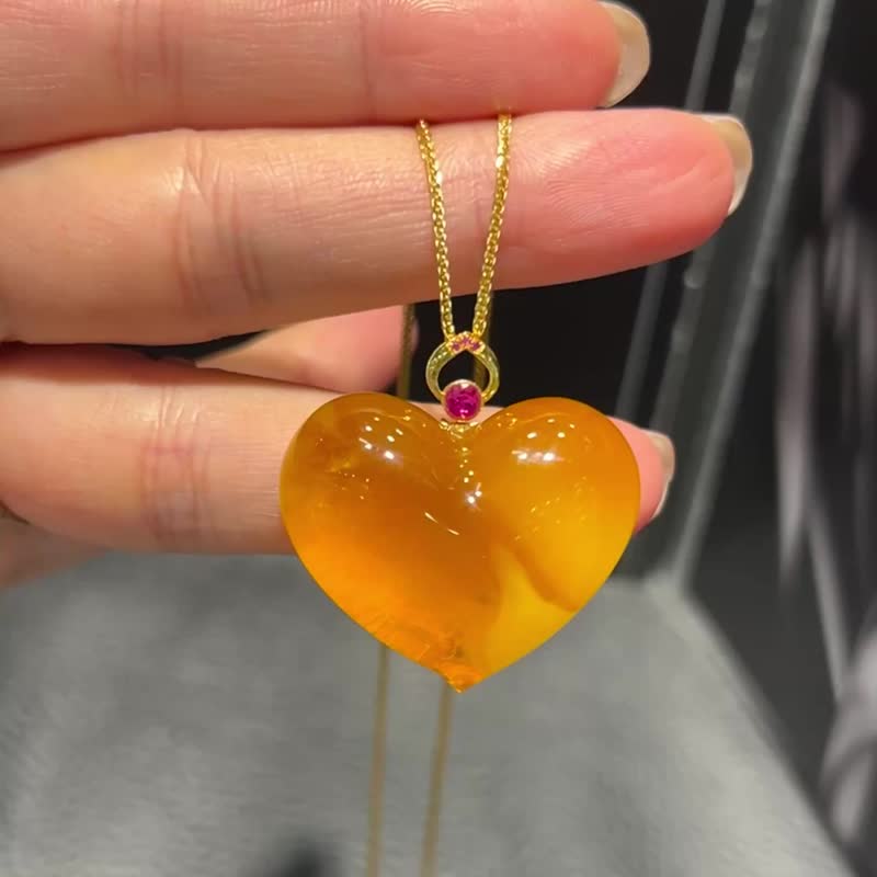 天然波罗的海蜜蜡爱心吊坠 俄料成色美 18k金镶嵌 - 吊饰 - 水晶 