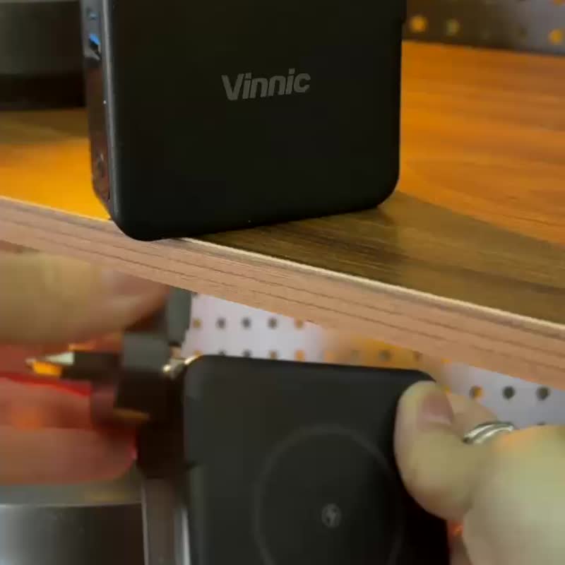 Vinnic PANGPOCHE 三合一 10,000mAh 磁吸式行动充电 + 充电火牛 - 充电宝/传输线 - 塑料 黑色