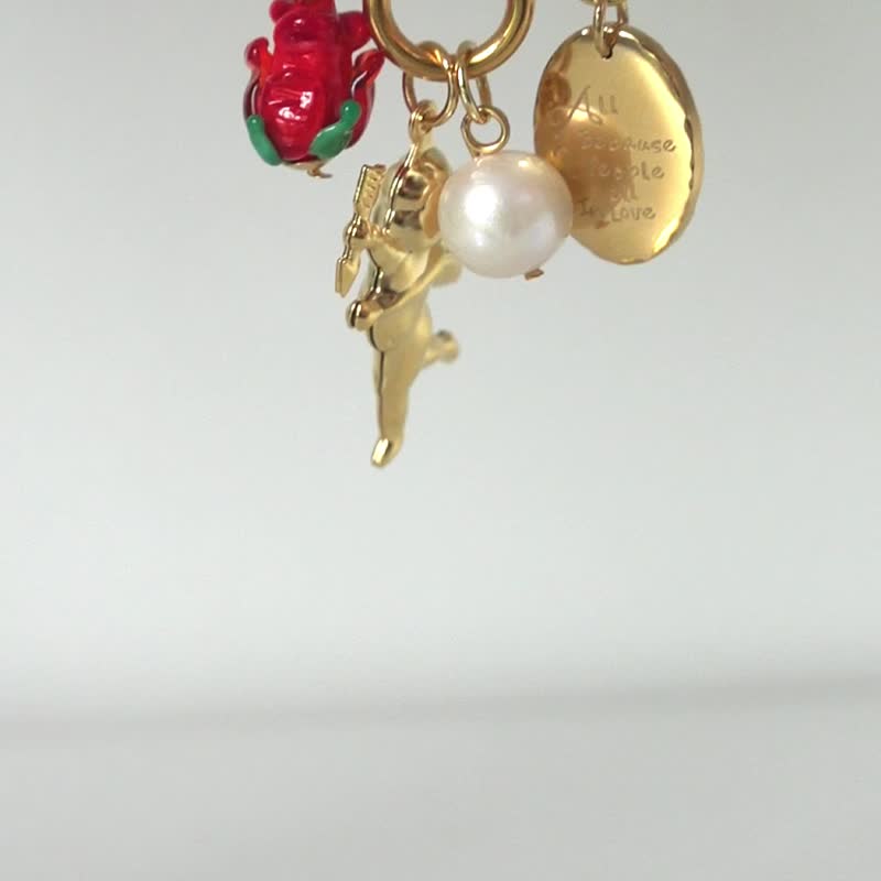 Red rose cupid 项链，18K 镀金不锈钢链条项链，坠饰为手工穆拉诺玻璃。 - 项链 - 玻璃 红色