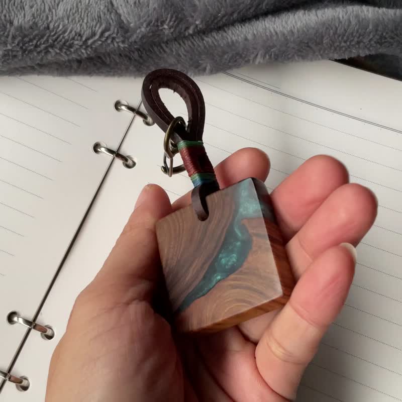 那时的海岸。肖楠木吊饰 钥匙圈 背包挂饰 - 吊饰 - 木头 多色