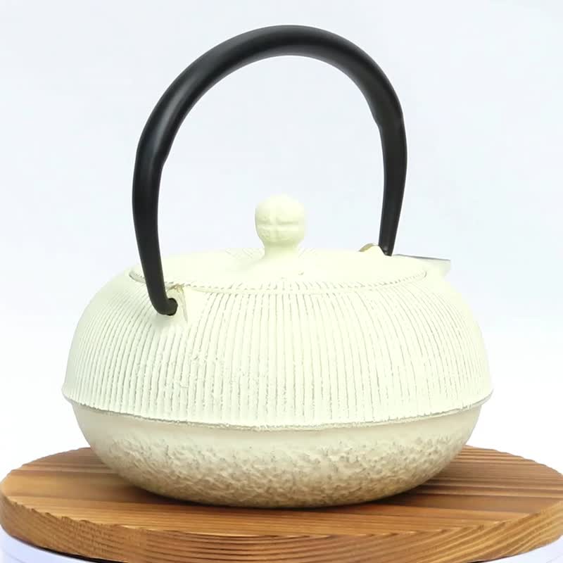 南部铁器 茶壶 平丸千筋 0.3L 金白色 日本制 - 茶具/茶杯 - 其他金属 白色