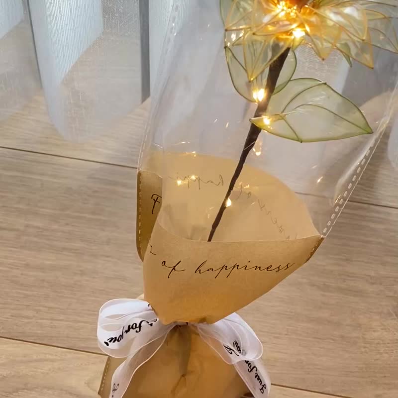 Jocelyn 水晶花花束一朵 - 向日葵/毕业花束/毕业礼物/树脂花/滴胶/ - 植栽 - 树脂 黄色