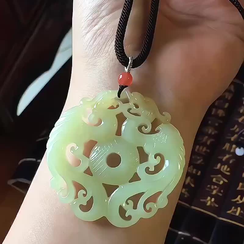 和田玉 糖料俏色 精致 吊坠 精雕复古龙凤牌 寓意龙凤祥和 - 吊饰 - 水晶 