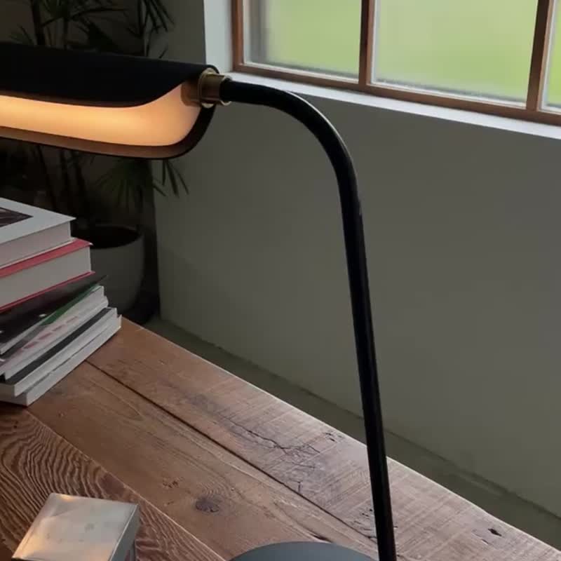 FLO 触碰式记忆调光 可翻转 书桌床头两用 桌灯 - 灯具/灯饰 - 其他金属 