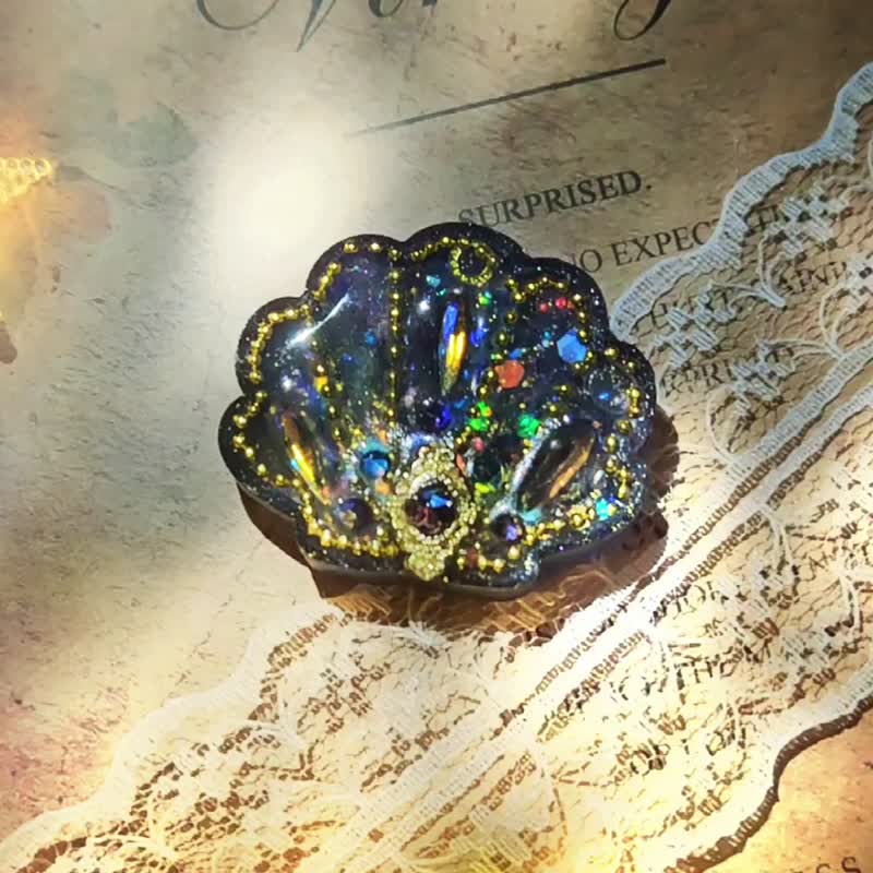 月深星眠系列 手工滴膠流沙吊飾 - 吊饰 - 树脂 蓝色