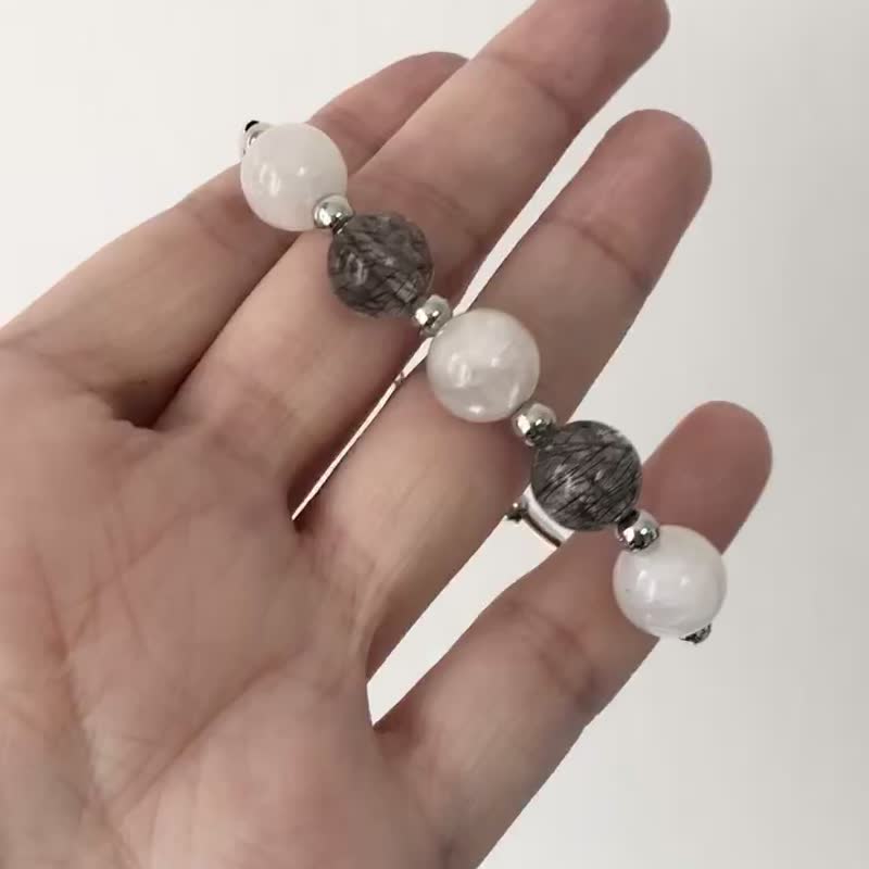 黑白守护神 辟邪 黑髪晶 手链 天然石  财运 黑发晶 水晶 月亮石 - 手链/手环 - 水晶 黑色