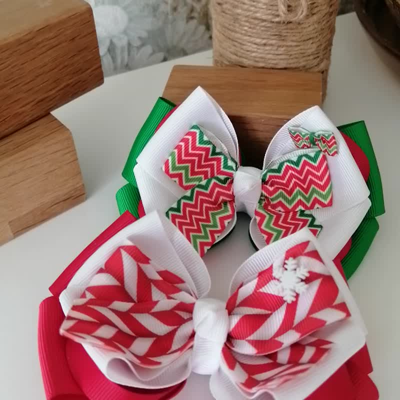 Christmas  dog hair bows for Yorkshire terrier, Shih tzu, Doodle, Cockerpoo - 衣/帽 - 其他材质 多色