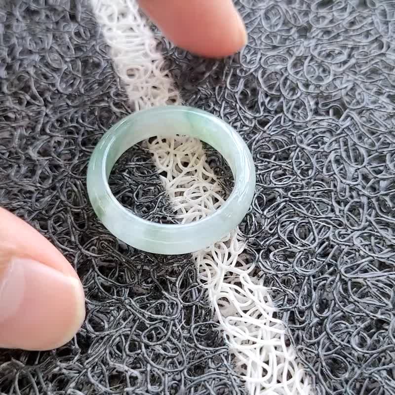 【亲翠】天然翡翠 冰透透飘绿花温柔系手指镯16号戒圈 宽版戒 - 戒指 - 玉石 多色