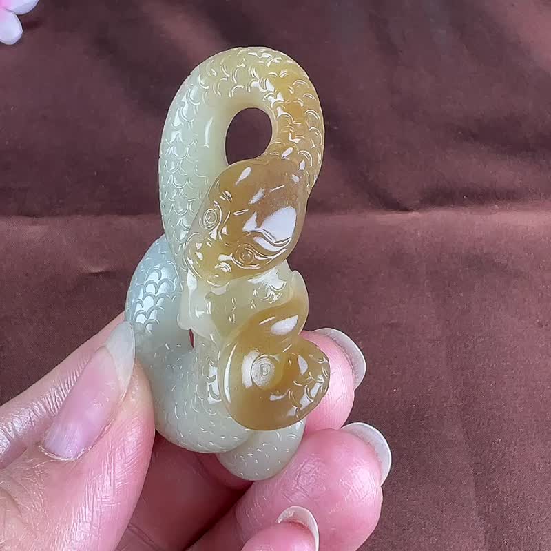 秒杀价 天然新疆和田玉且末糖富贵缠身生肖蛇吊坠 - 吊饰 - 玉石 
