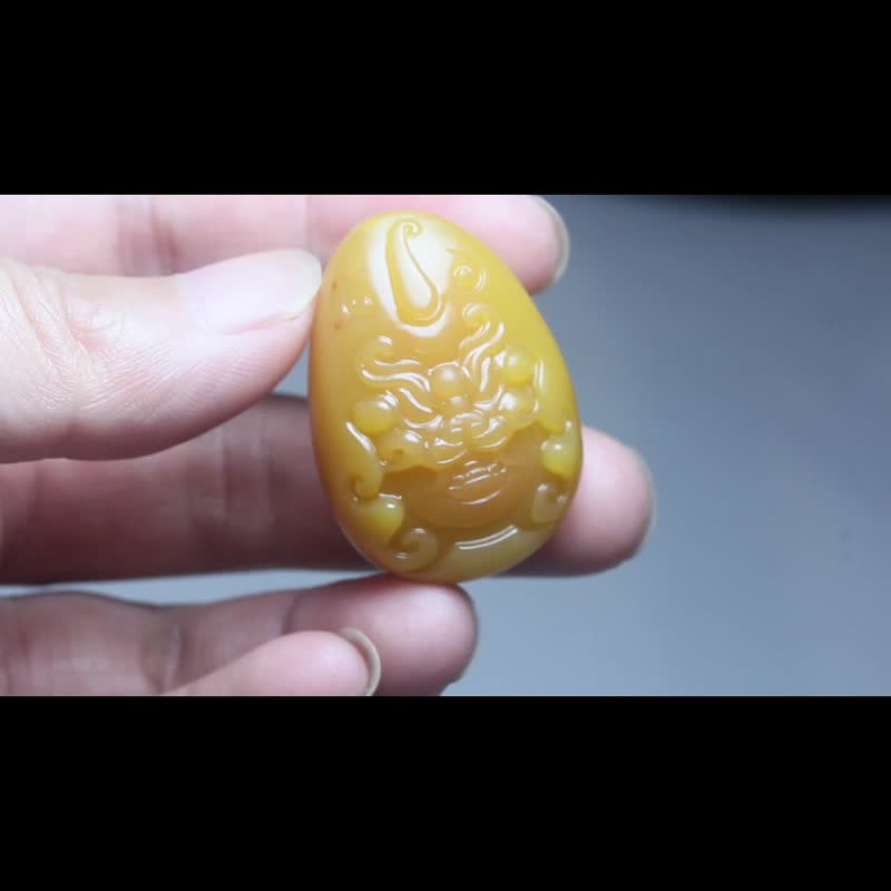 【貔貅】神兽护身符吊坠  黄蜡石   黄龙玉 - 吊饰 - 玉石 黄色